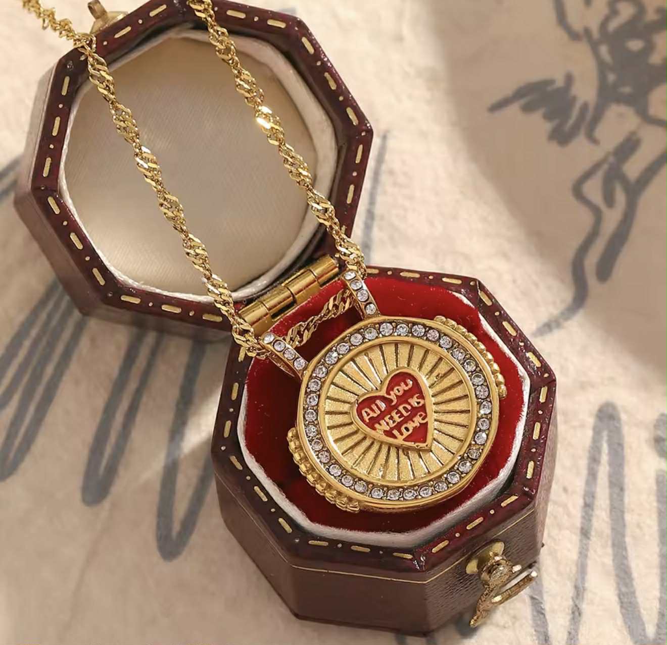 Collana All u need is Love