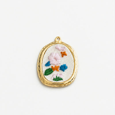 Charm Ricamato Margherite