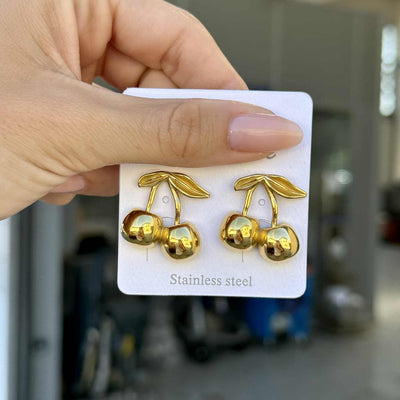 Gold Ciliegia earrings