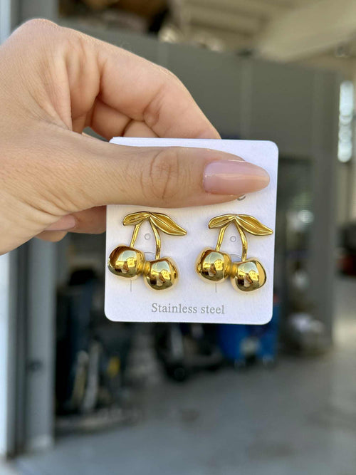 Gold Ciliegia earrings