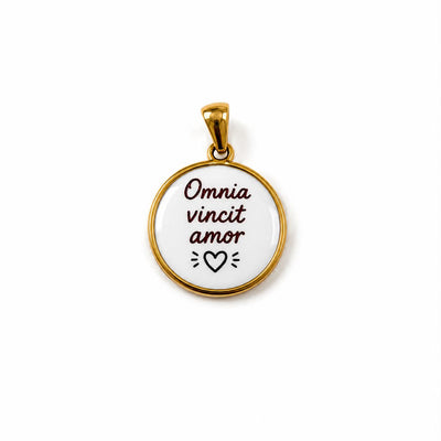 Charm "OMNIA VINCIT AMOR"